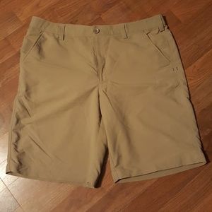 Men's Under Armour Shorts Size 38